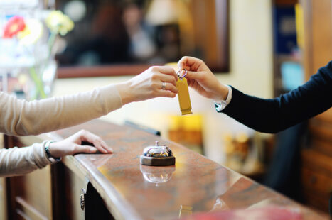 SHUTTERSTOCK_100266008_Huge